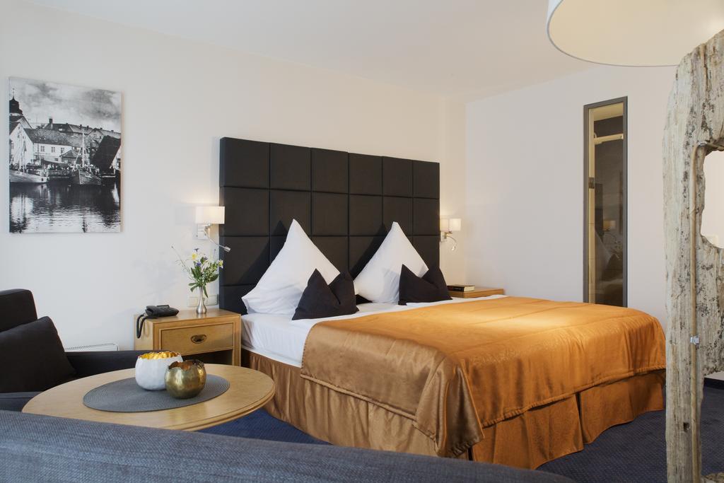 Hafenhotel Pommernyacht Ueckermünde Oda fotoğraf