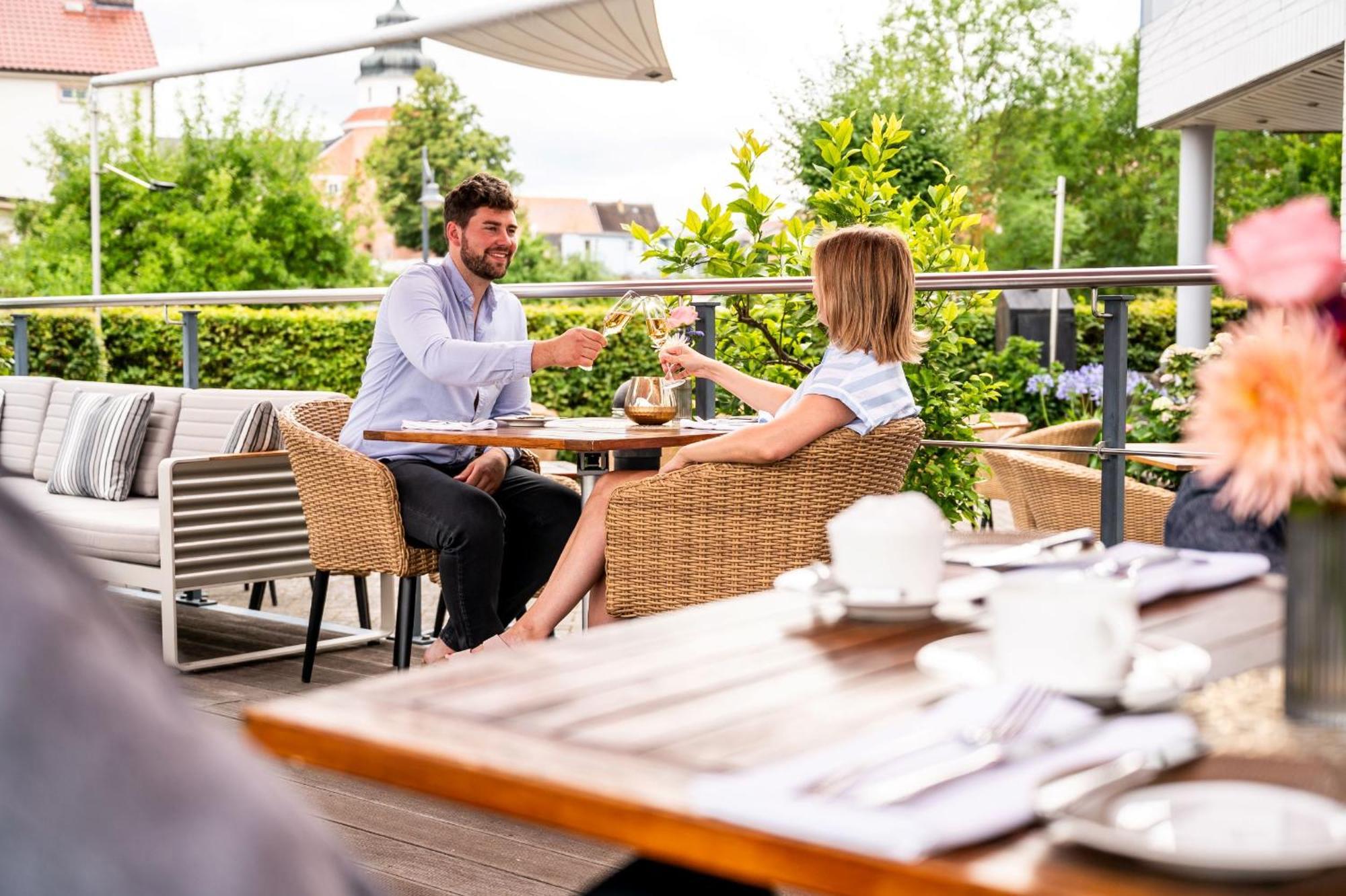 Hafenhotel Pommernyacht Ueckermünde Dış mekan fotoğraf