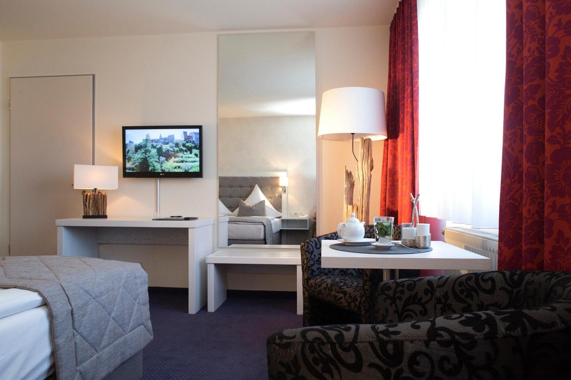 Hafenhotel Pommernyacht Ueckermünde Dış mekan fotoğraf